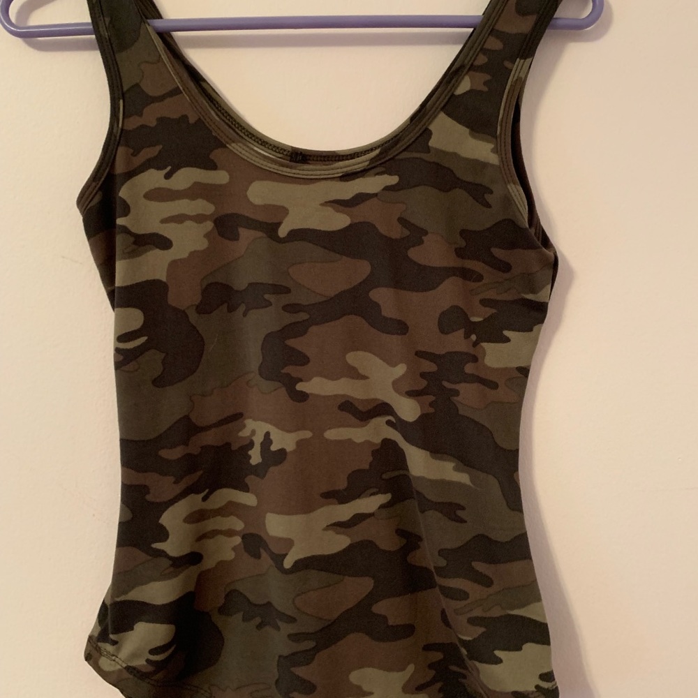 Camo tank